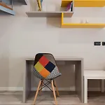 Vieni Vai Daire *